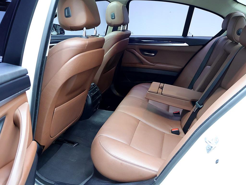 BMW 5-Series — photo 12