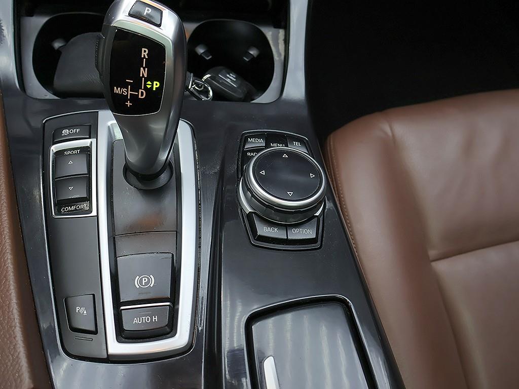 BMW 5-Series — photo 15