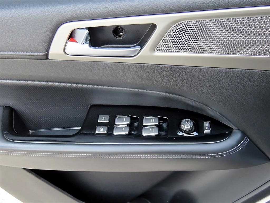 KGM Rexton — photo 11