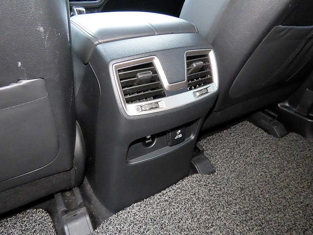 KGM Rexton — photo 16