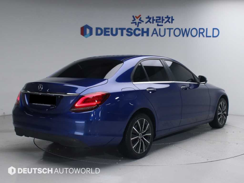 Mercedes-Benz C-Class — photo 02