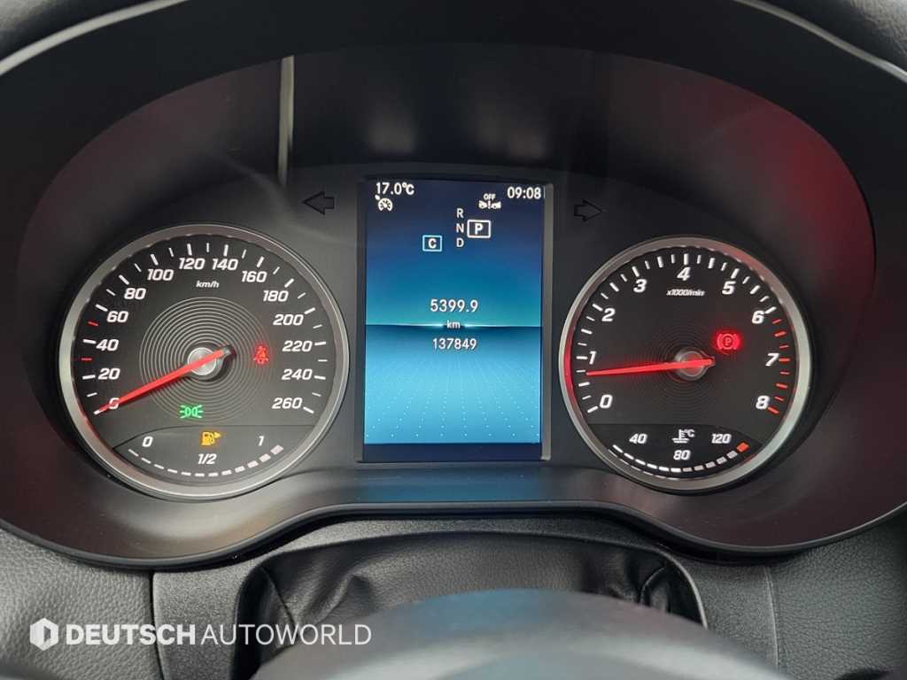 Mercedes-Benz C-Class — photo 08