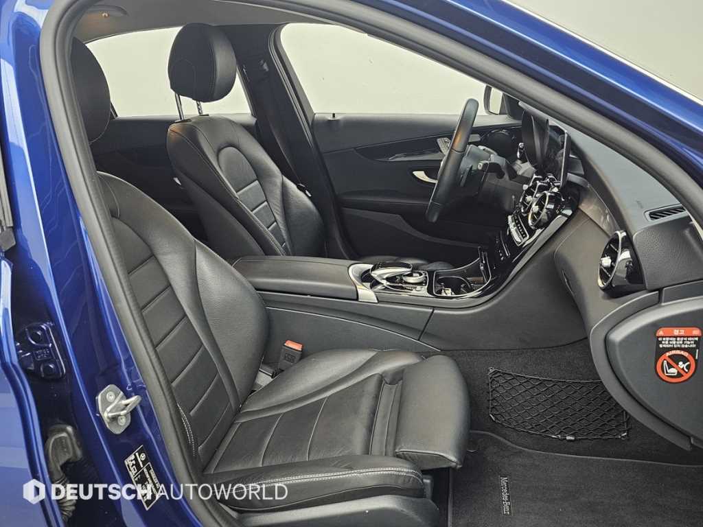 Mercedes-Benz C-Class — photo 10