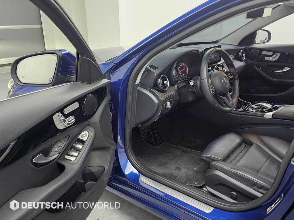 Mercedes-Benz C-Class — photo 11