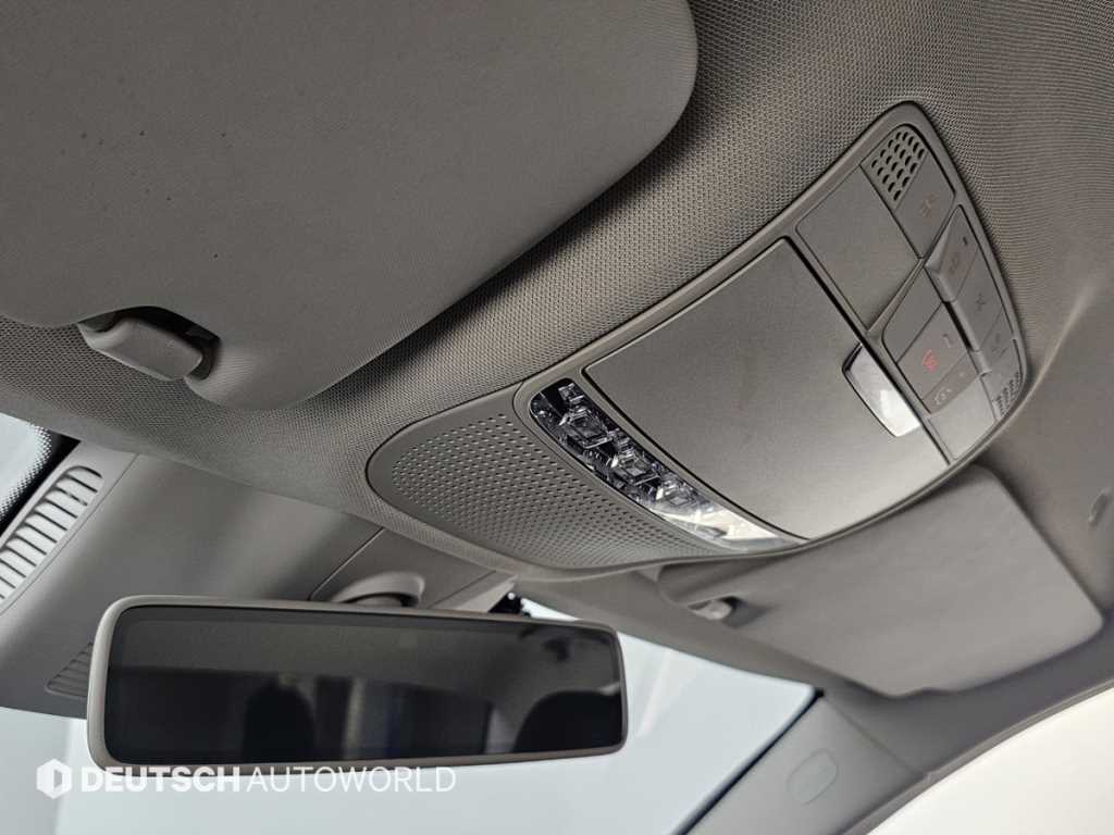 Mercedes-Benz C-Class — photo 18