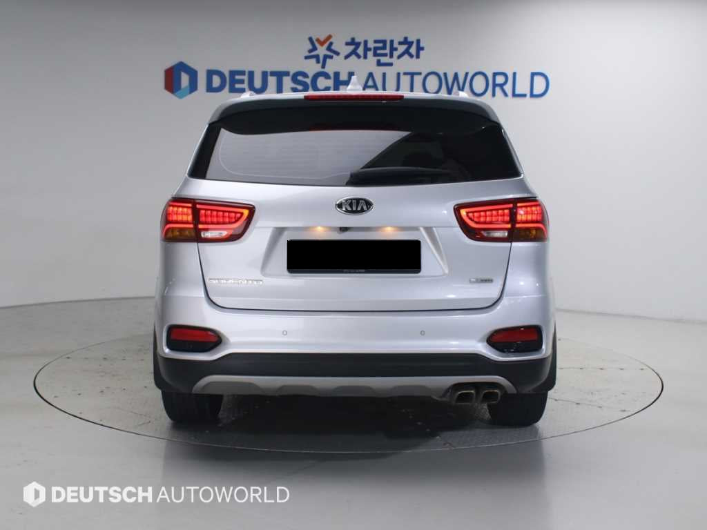 Kia Sorento — photo 04
