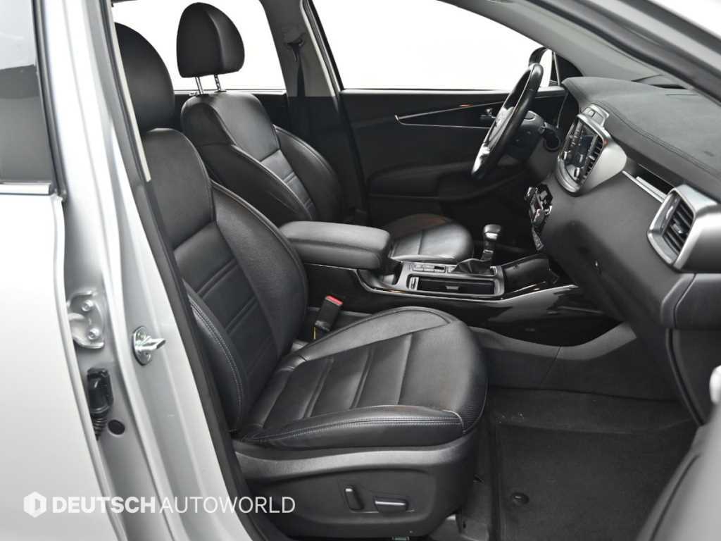 Kia Sorento — photo 10
