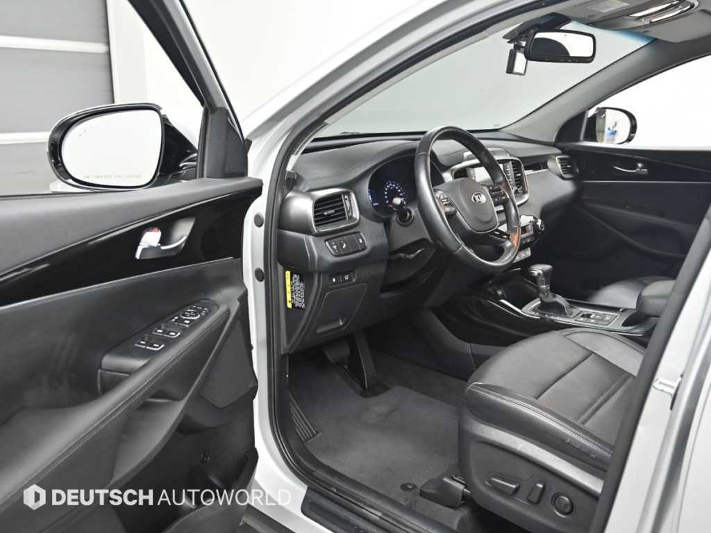 Kia Sorento — photo 11