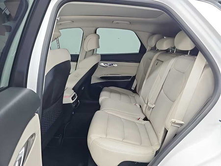 Genesis GV70 — photo 12