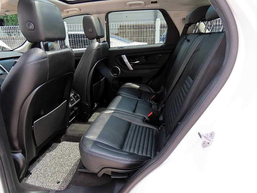 Land Rover Discovery Sport — photo 06