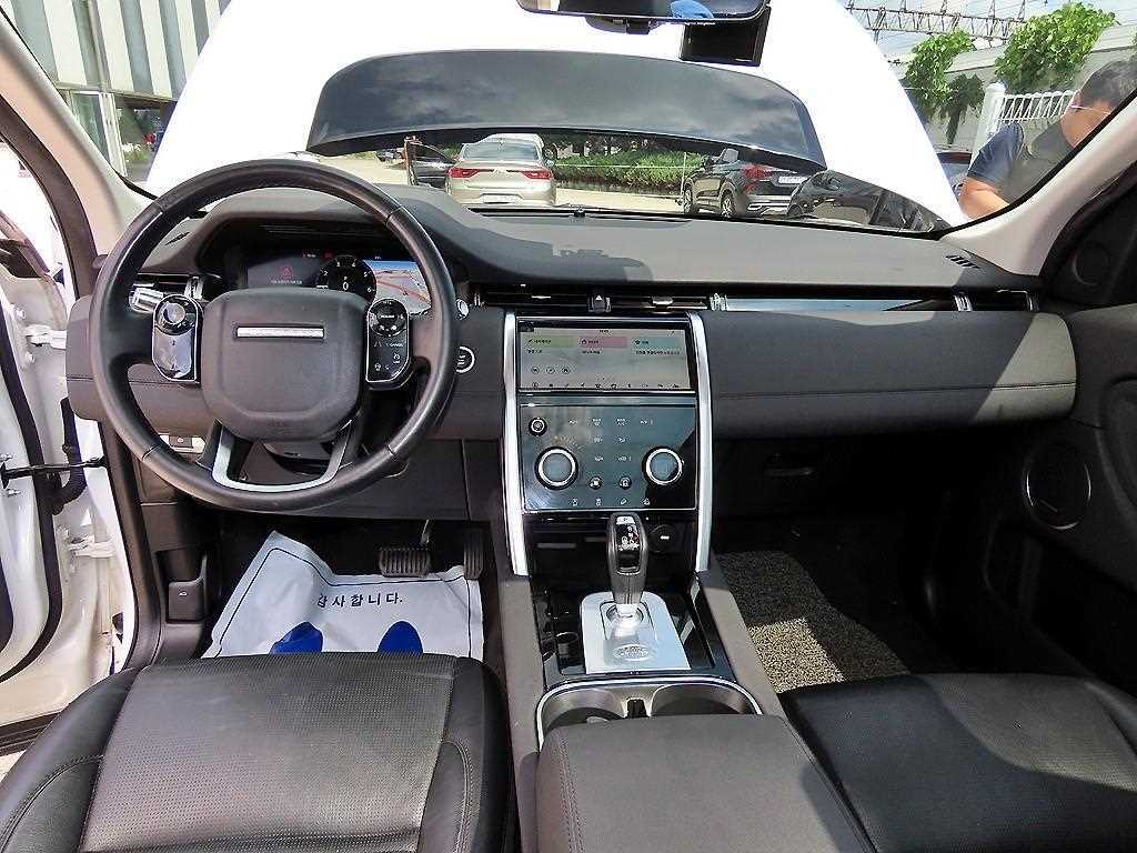 Land Rover Discovery Sport — photo 07