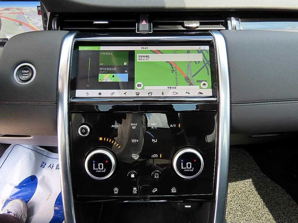 Land Rover Discovery Sport — photo 12