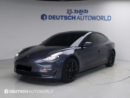 Tesla Model 3 — photo 01