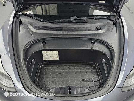 Tesla Model 3 — photo 06
