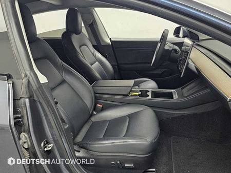 Tesla Model 3 — photo 10