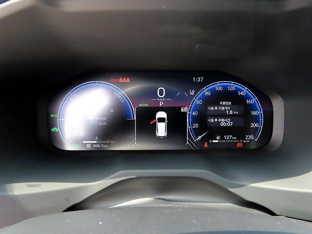 Toyota RAV4 — photo 09