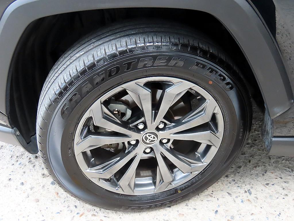 Toyota RAV4 — photo 20
