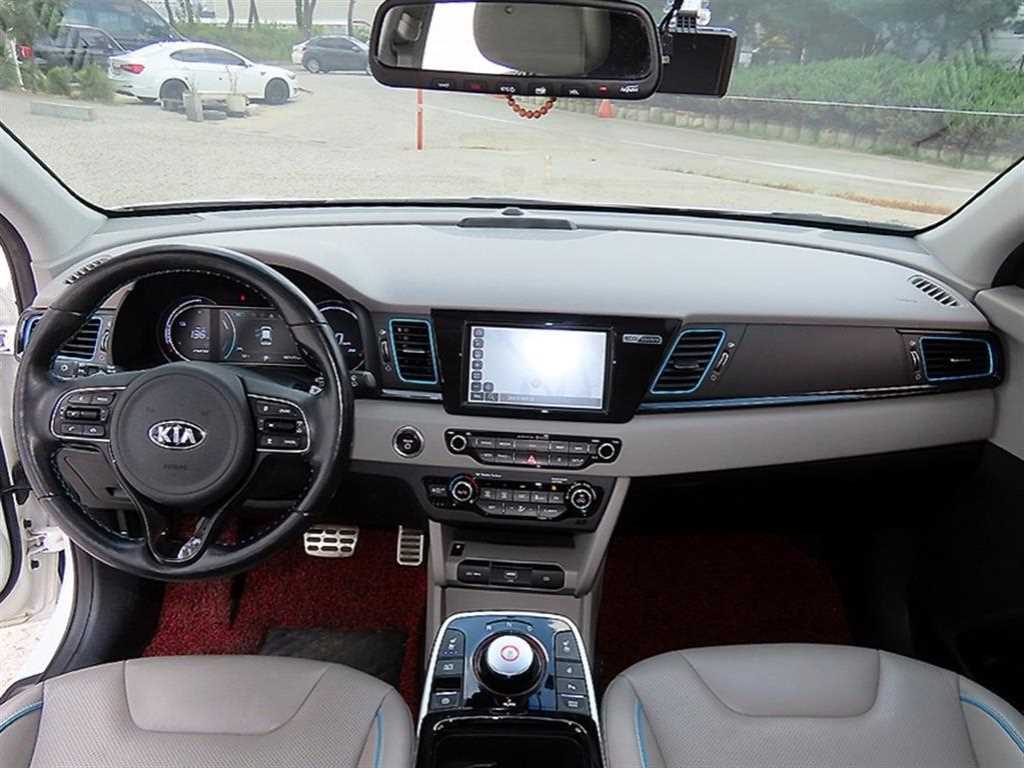 Kia Niro — photo 07