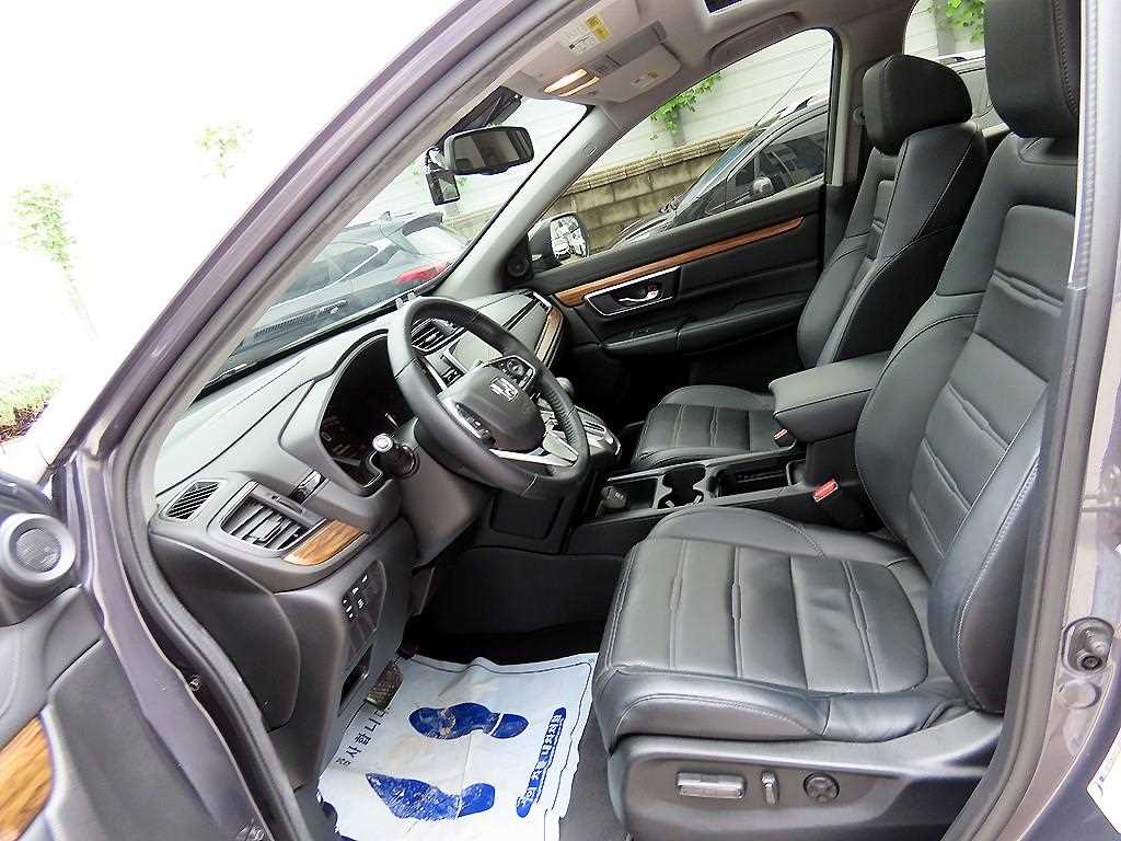 Honda CR-V — photo 05