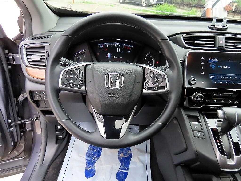 Honda CR-V — photo 08