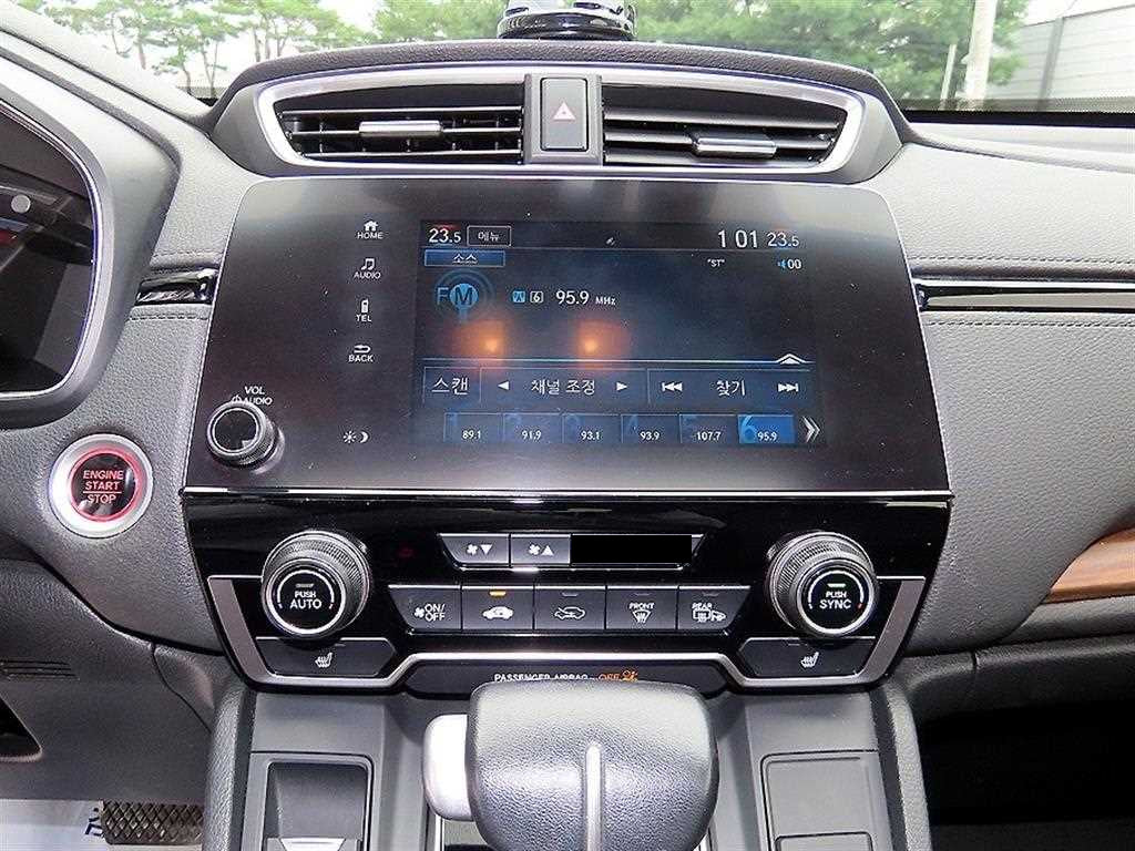 Honda CR-V — photo 13