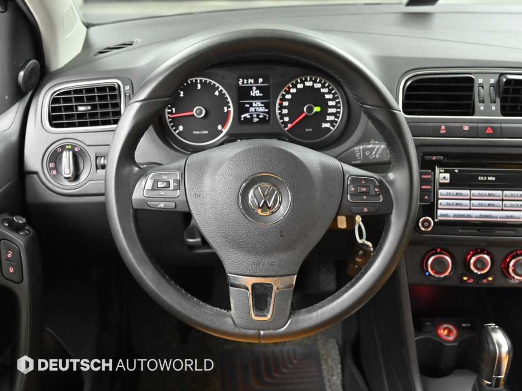 Volkswagen Polo — photo 13