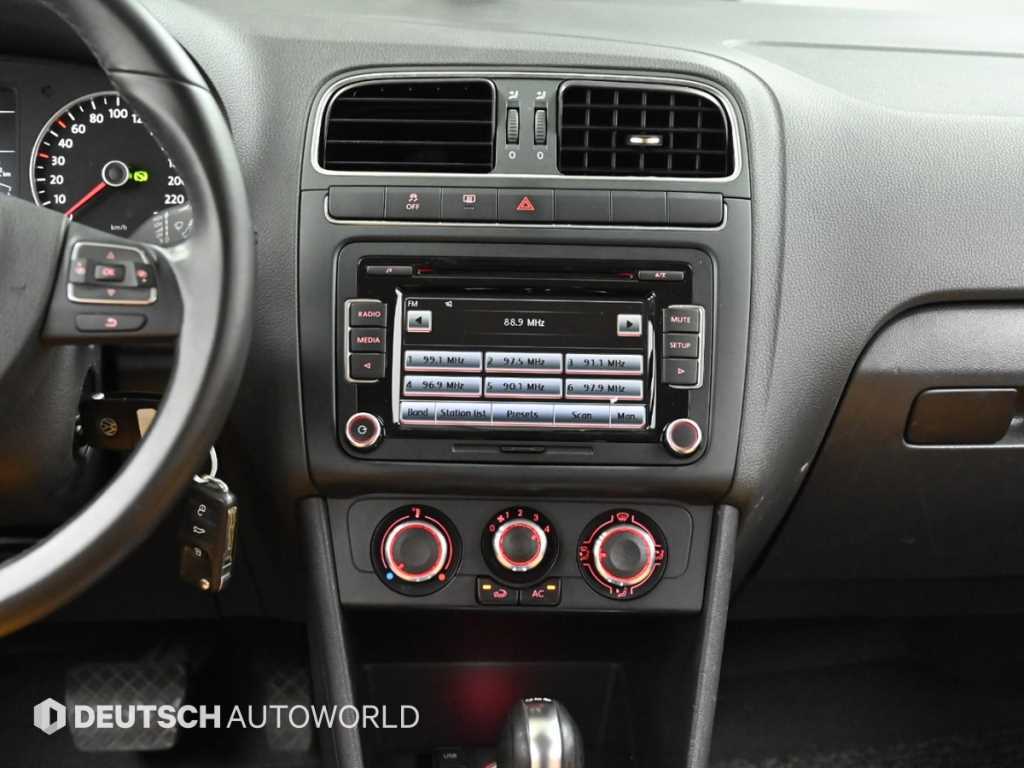 Volkswagen Polo — photo 14