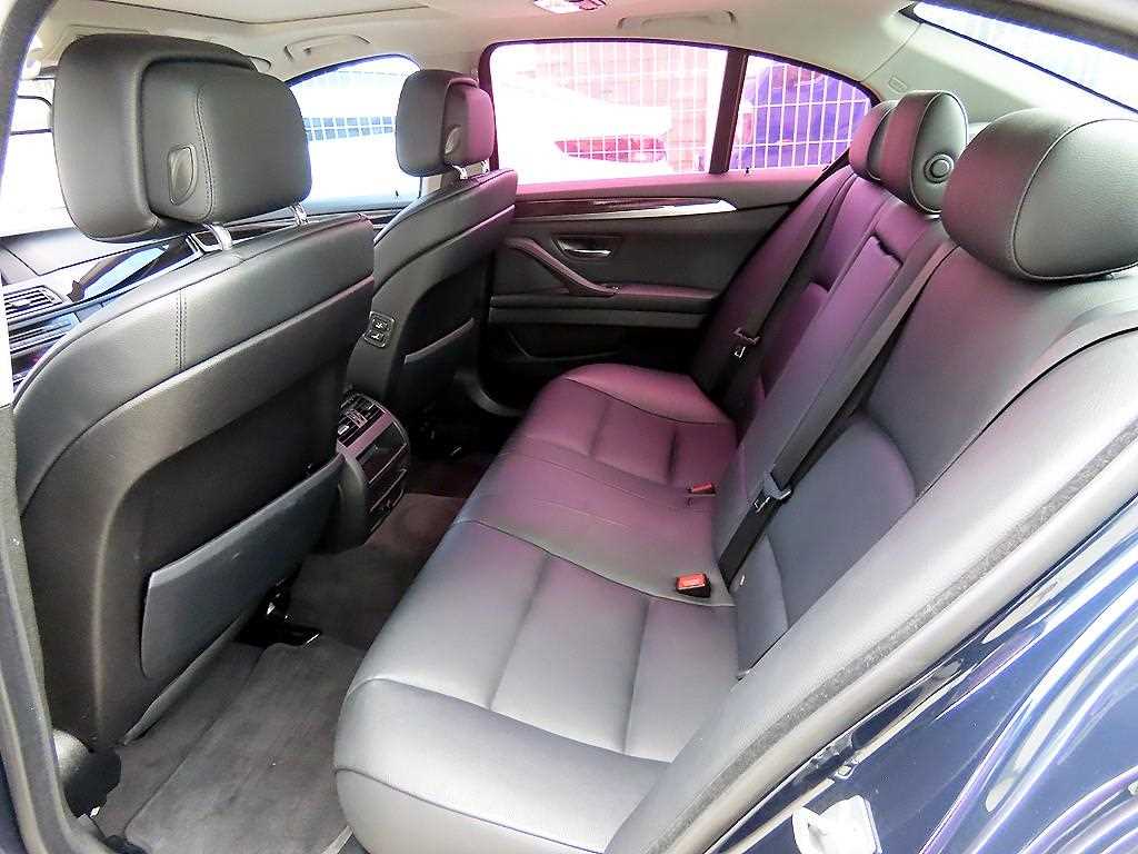 BMW 5-Series — photo 06