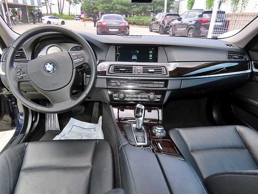 BMW 5-Series — photo 07