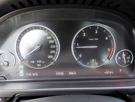 BMW 5-Series — photo 09