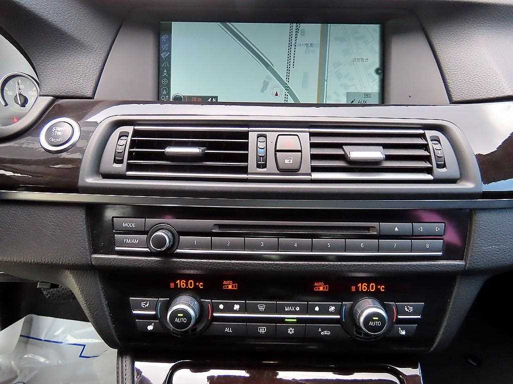 BMW 5-Series — photo 14