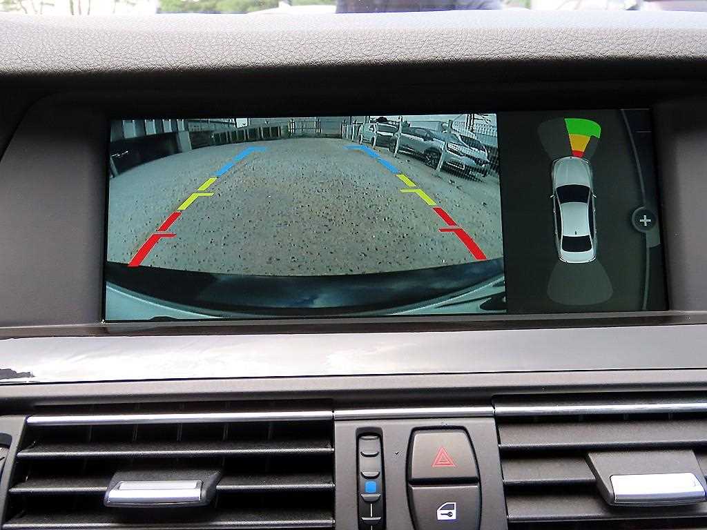 BMW 5-Series — photo 15
