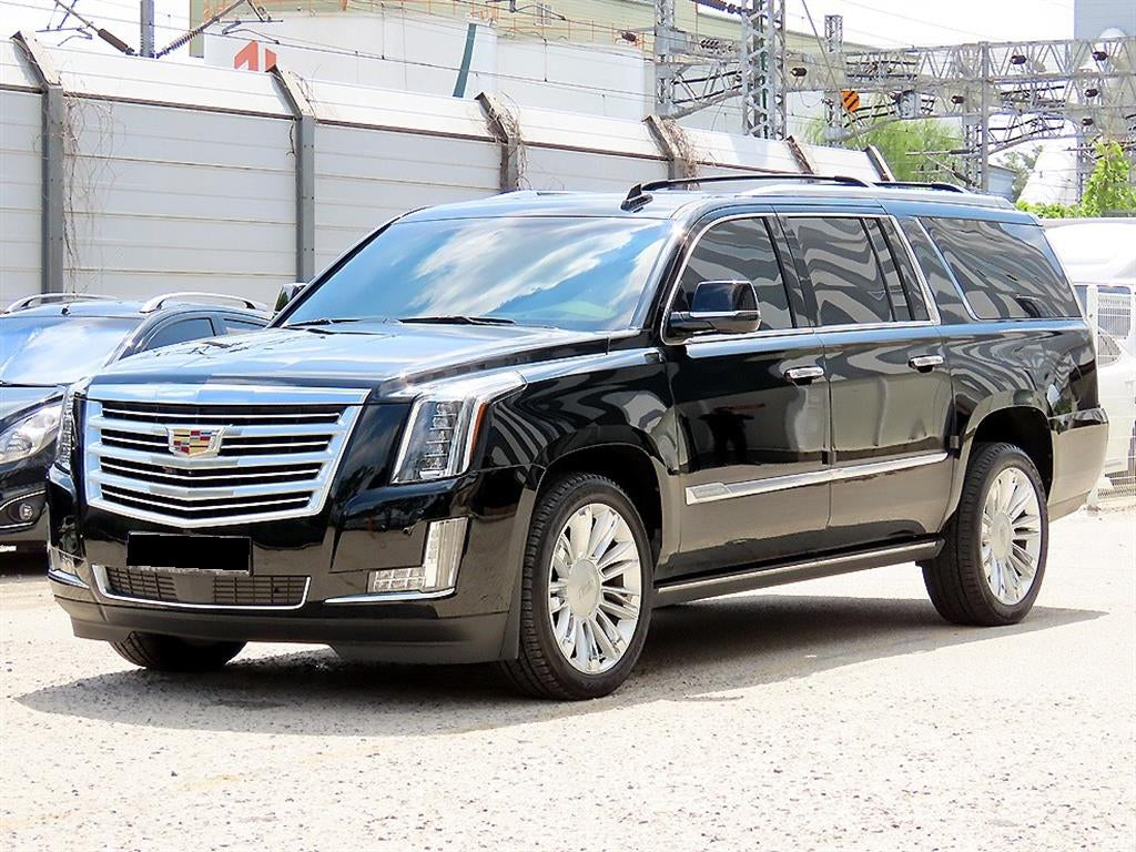 Cadillac Escalade — photo 02