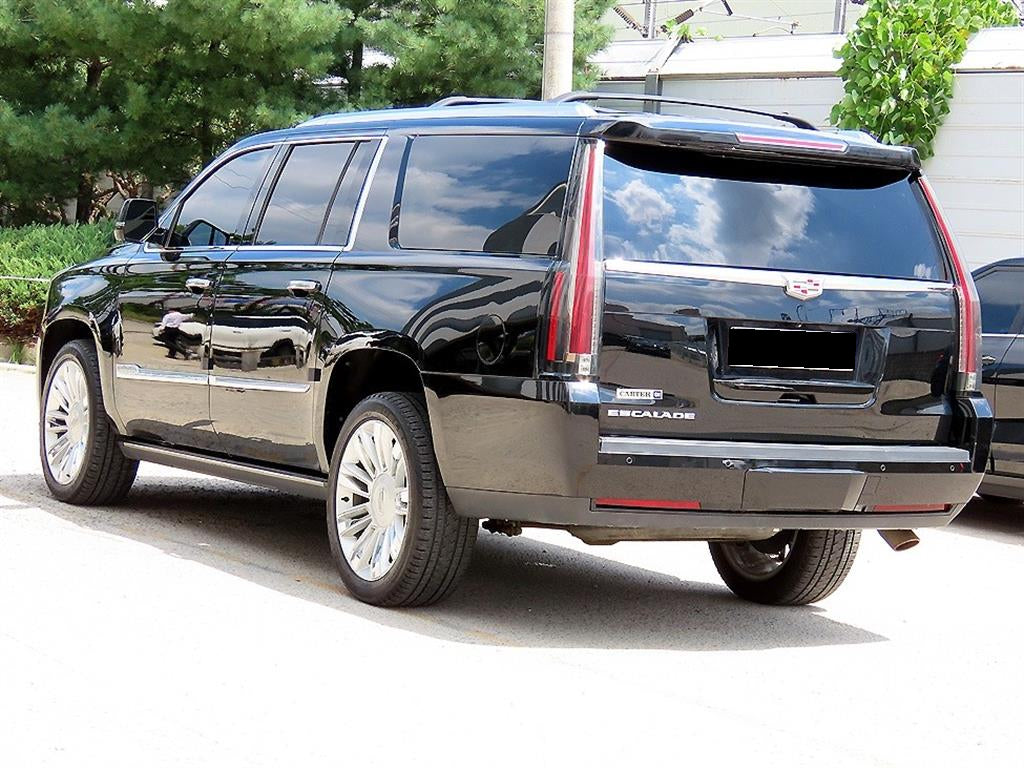 Cadillac Escalade — photo 03
