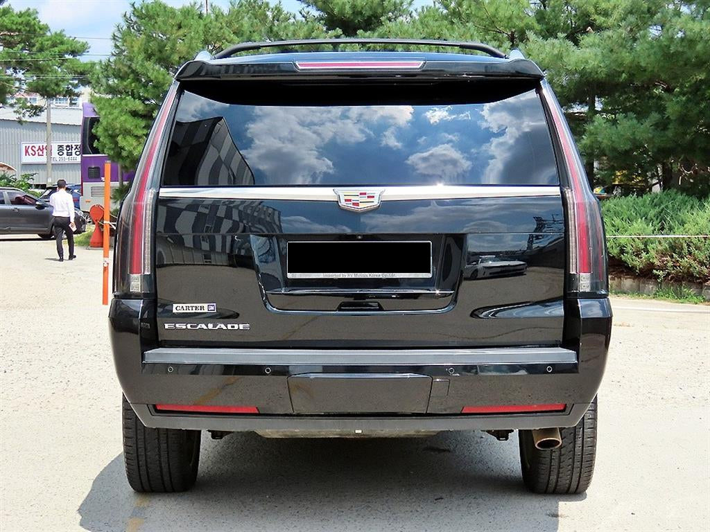 Cadillac Escalade — photo 04