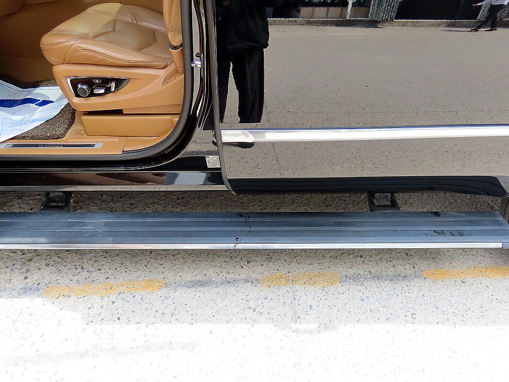 Cadillac Escalade — photo 16