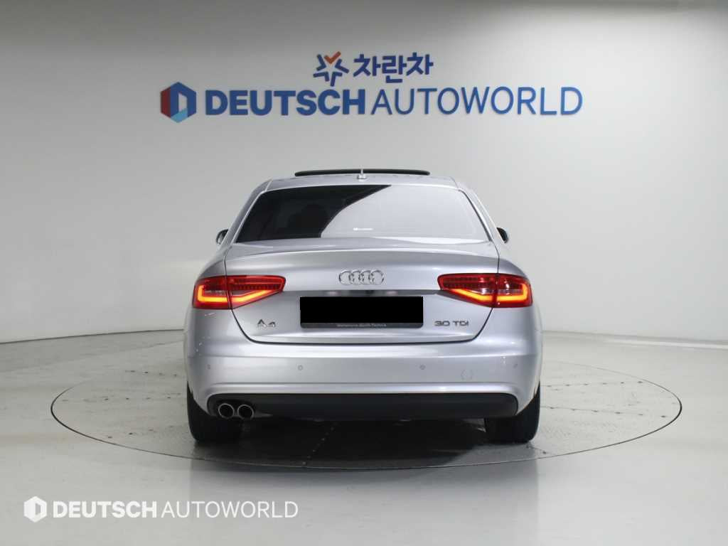 Audi A4 — photo 04
