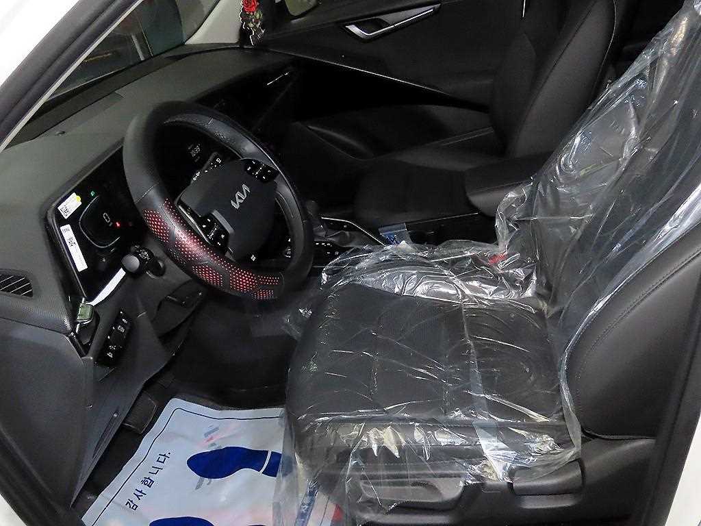 Kia Niro — photo 06