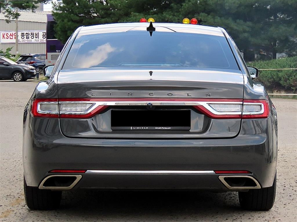 Lincoln Continental — photo 04