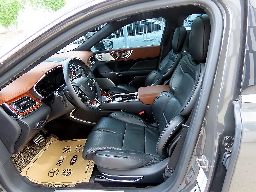 Lincoln Continental — photo 05
