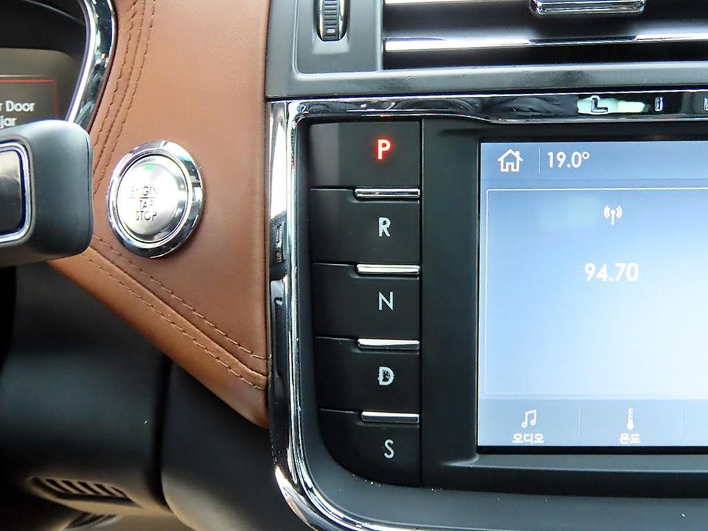 Lincoln Continental — photo 11