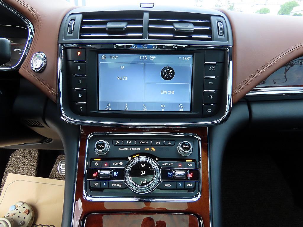 Lincoln Continental — photo 12