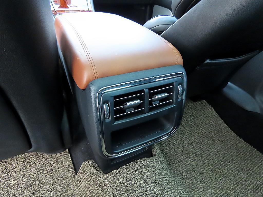 Lincoln Continental — photo 14