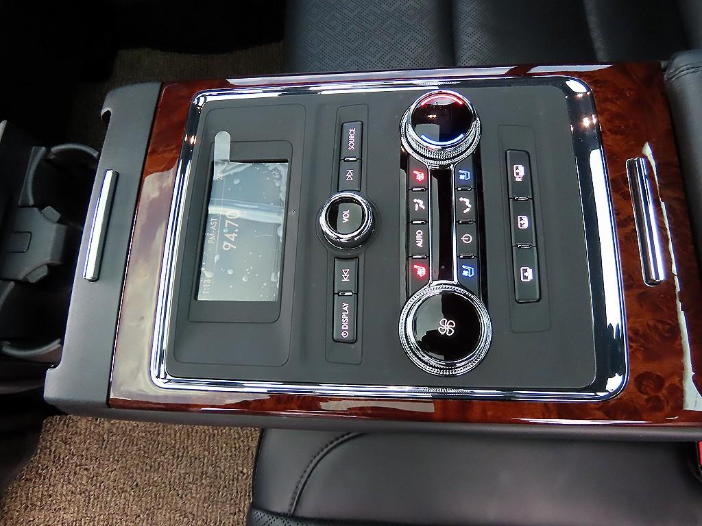 Lincoln Continental — photo 15