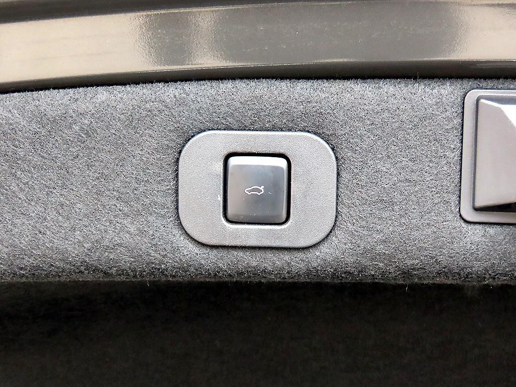 Lincoln Continental — photo 16