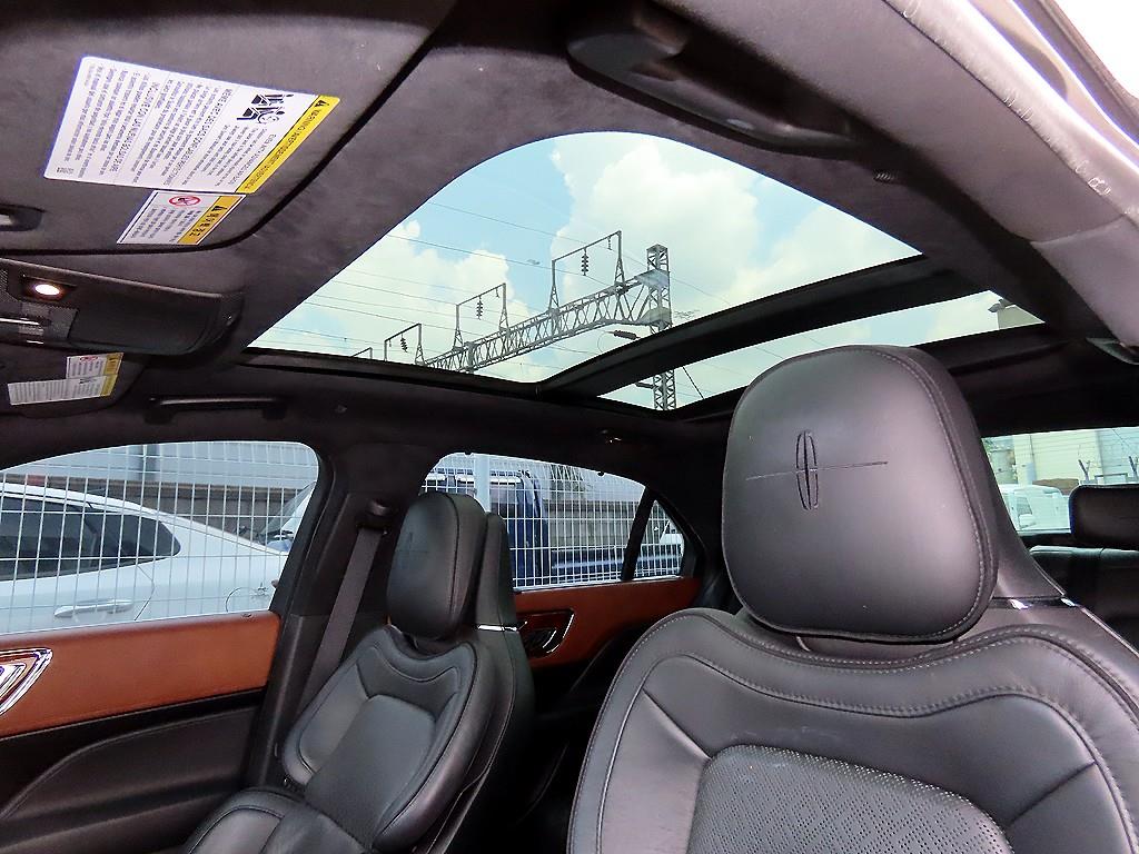 Lincoln Continental — photo 17