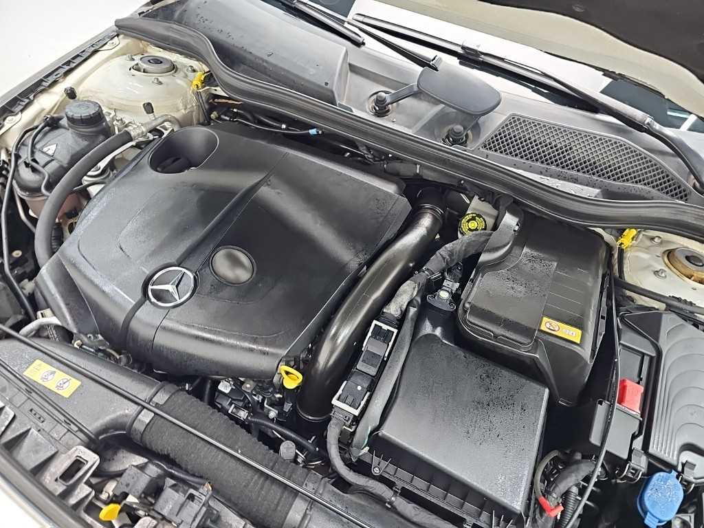 Mercedes-Benz CLA-Class — photo 05