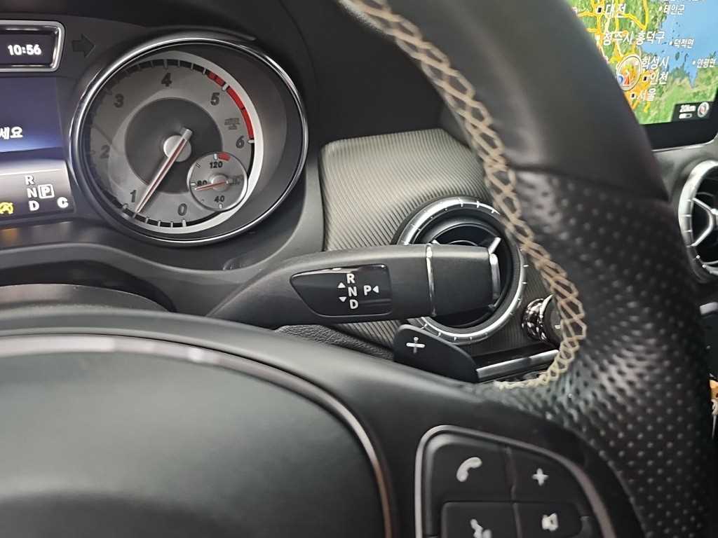 Mercedes-Benz CLA-Class — photo 08
