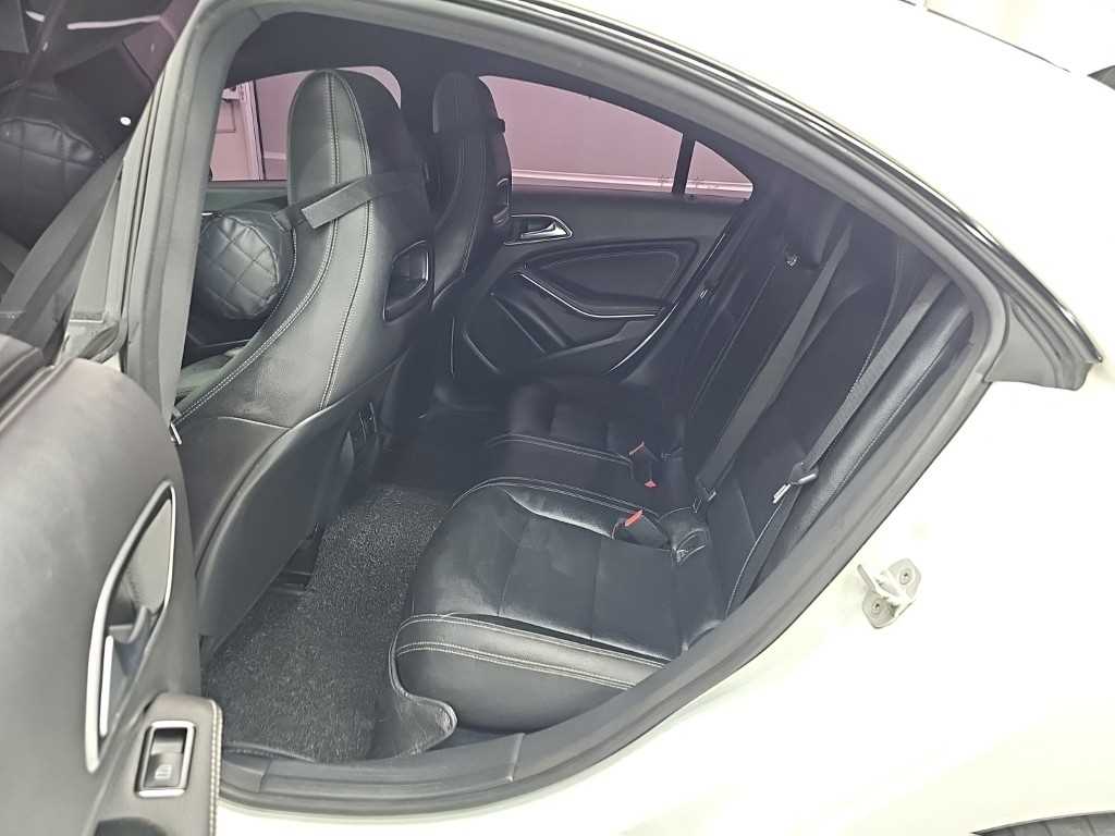 Mercedes-Benz CLA-Class — photo 12