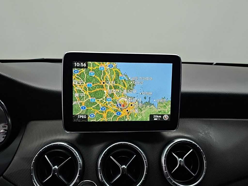 Mercedes-Benz CLA-Class — photo 14